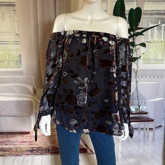 Dalia Off Shoulder Burnt Out Tie Sleeves Top. Size XL. P250/A2098 - Picture 2 of 5